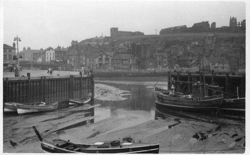 Whitby harbour fishing - fishing, boat
