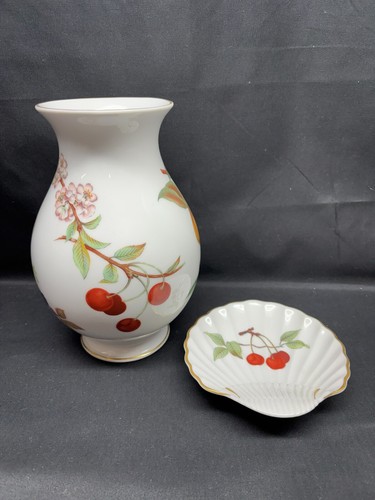 Royal worcester evesham - "evesham", gold