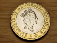 1997 £2 coin - Standing on The Shoulders Of Giants / Queen with Necklace - QEII