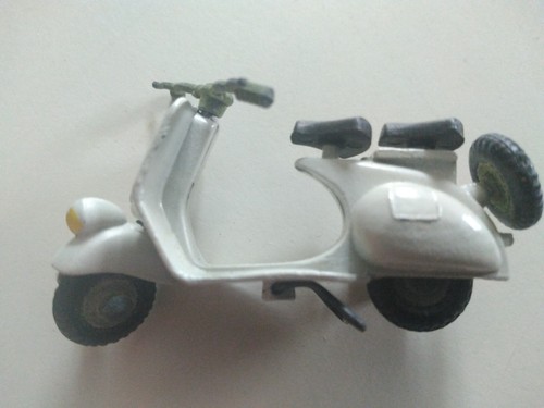 Rare miniature scooter vespa - miniature,