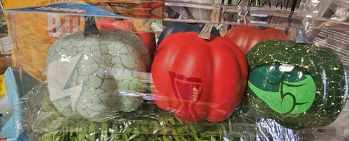 Small plastic marvel - plastic,