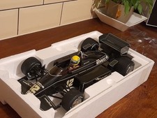 Ayrton Senna Lotus 97T 1985 Portugal Wet Tyres 1/12 + Display Stands Minichamps