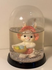 VINTAGE (?) EASTER BUNNY WATER SNOW GLOBE DOME