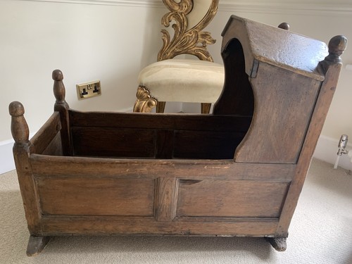 Lovely antique wooden oak - lovely,