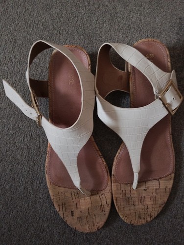 Ladies cream toe - toe, post