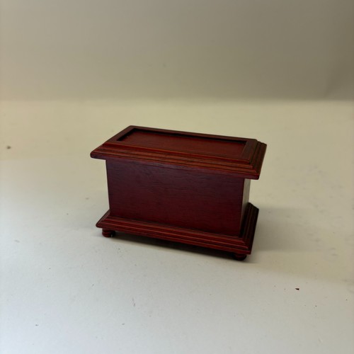 12th scale dolls house - scale,