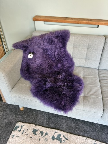 Sheepskin rug deep - purple, real