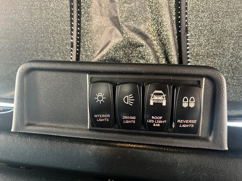 Land rover defender dash pod - land,