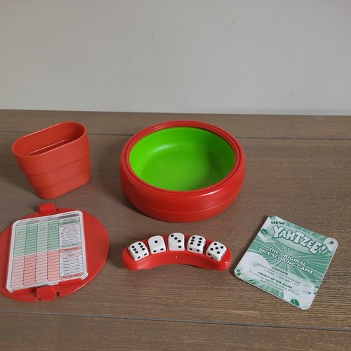 Travel yahtzee game hasbro - travel,