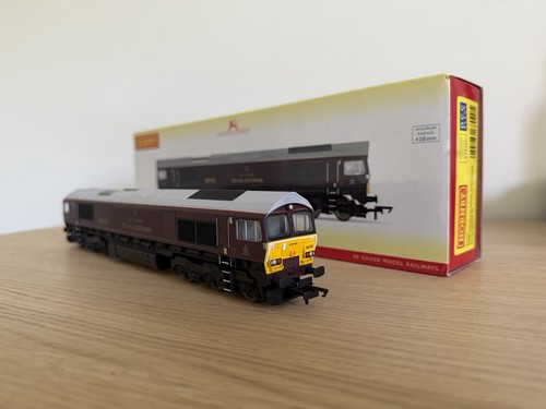 Hornby r3950 gauge - oo, class