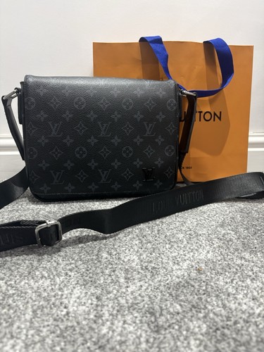 Louis vuitton district - louis,