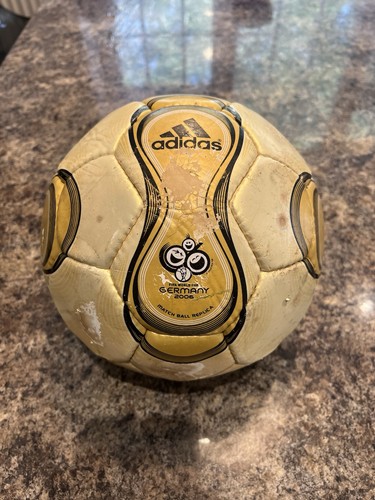 Adidas teamgeist berlin 2006 - adidas,