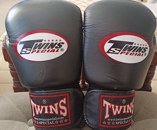 Mauy thai boxing gloves - thai,