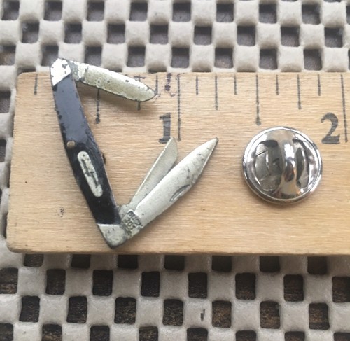 Vintage buck knife pinback - knife, 301