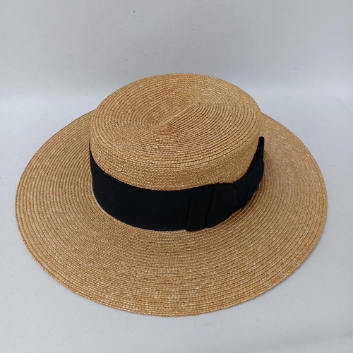 Straw hat model - straw,