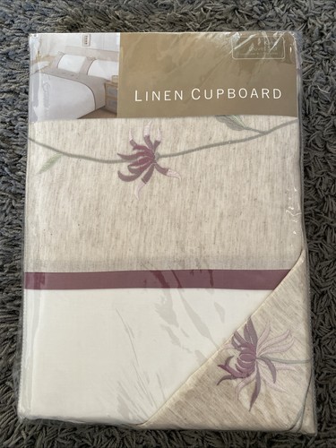 Linen cupboard king - linen, duvet
