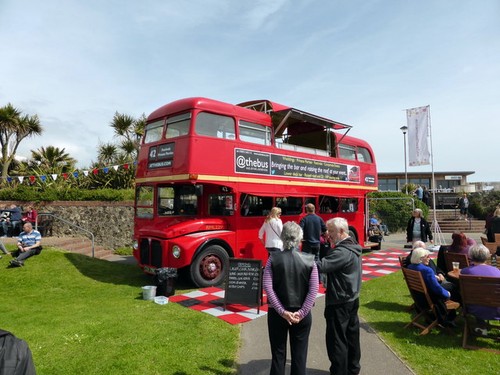Photo old routemaster bus - old,