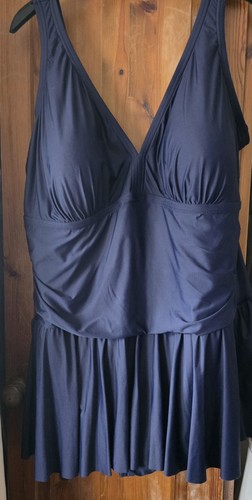 Womens size navy skirted - size,