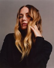 SEXY LAURA HADDOCK 8x10 PHOTO