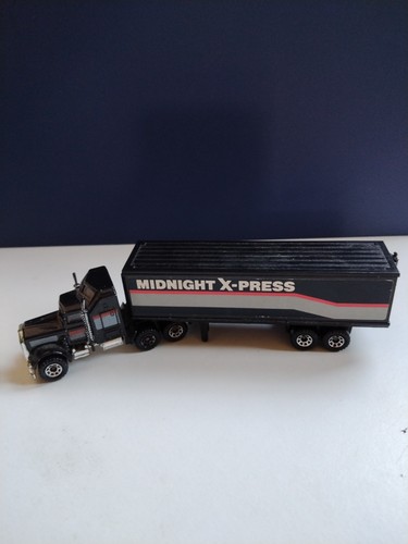 Matchbox kenworth aerodyne and - kenworth,