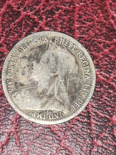 Three pence piece queen - three, (queen