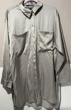 Women’s Collared Button-up