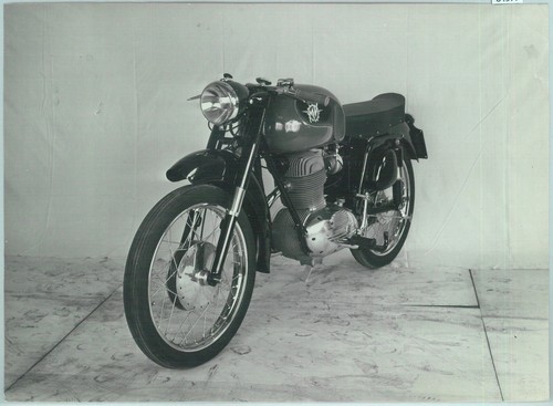 84977 real photo sport - -,