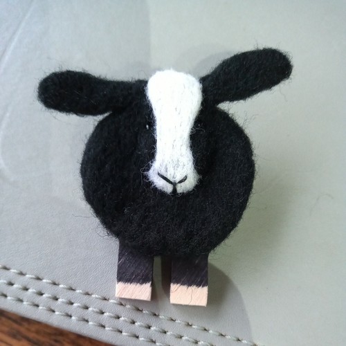 Zwartbles sheep brooch - zwartbles,