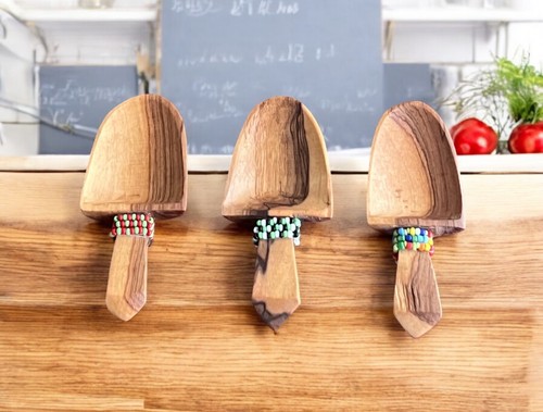 New wooden scoop - new,