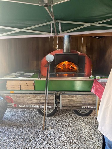 Wood fired mobile pizza - mobile,