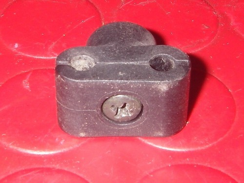 Brake line holder transmission - line,