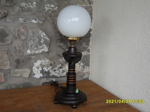 Lovely bakelite table lamp - table,