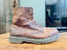 Dr. Martens 1460 Pascal Full Grain Leather, Goodyear welted boots, Chestnut.