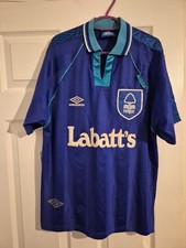 Nottingham Forest Away Shirt. 1993-1995. Umbro in M Medium Used. 