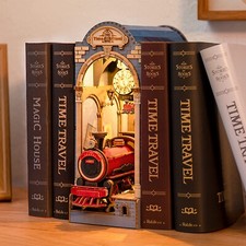 ROBOTIME DIY Book Nook Kit