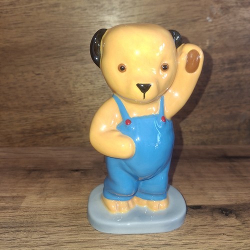 Sooty wade ornament - by,