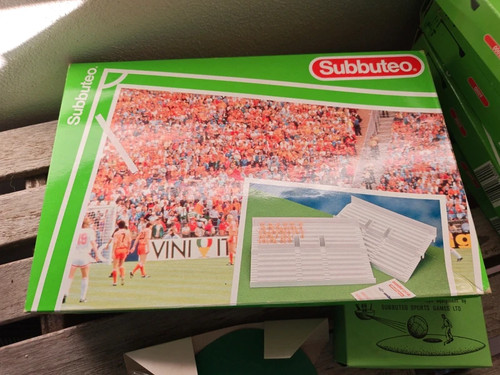 Subbuteo box with two - with,