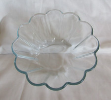 PYREX Fluted Dish 23cm diameter at top use for jelly trifle fruit salad 