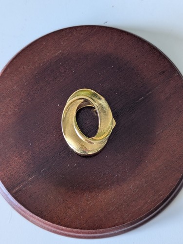 Vintage gold toned - toned, round