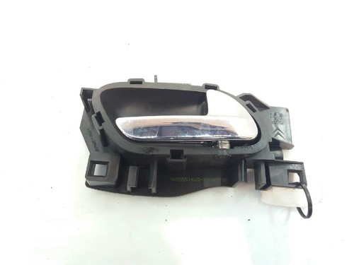Interior right rear handle - rear,