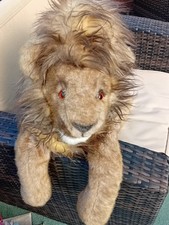 WONDERFUL VINTAGE LION NIGHT