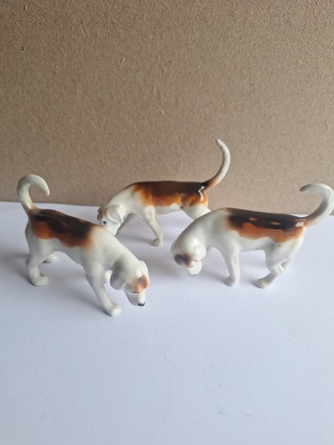 Beswick fox hounds - hounds,