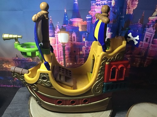 Vintage happy land - vintage, pirate