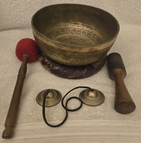 Vintage tibetan singing bowl - tibetan,