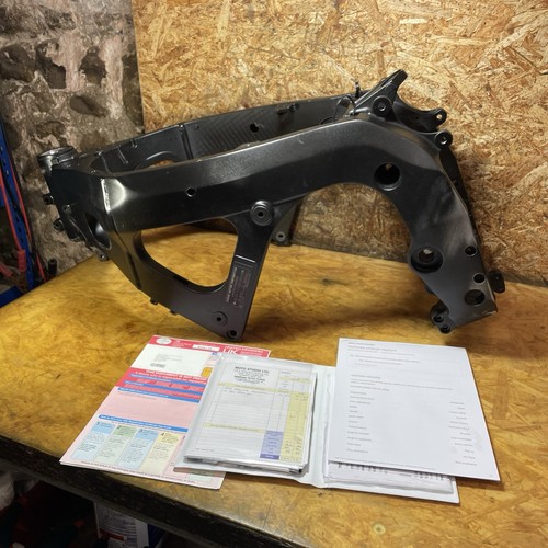 Suzuki gsxr 750 main frame - gsxr, k6