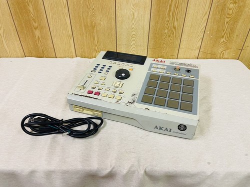 Akai mpc 2000xl sampler - akai,