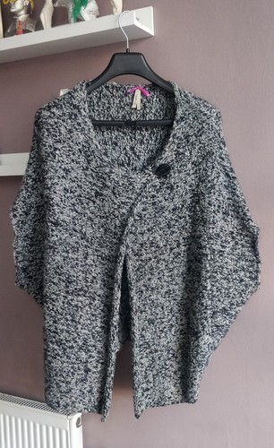 Oversized knit cape cardigan - knit,