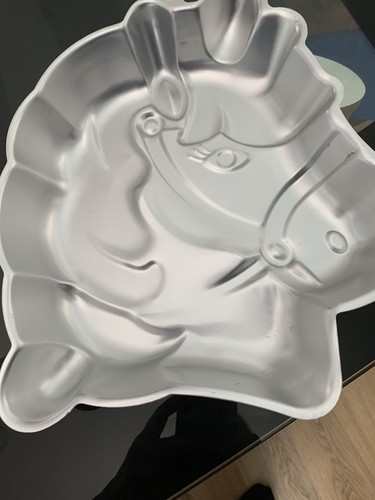 Wilton pony novelty cake