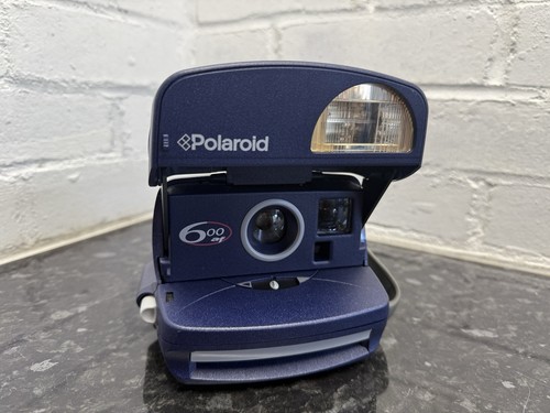 Polaroid 600 coolcam - 600, instant