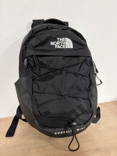 Genuine north face - face, borealis